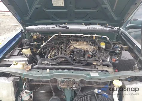 2000 Nissan Frontier Se-V6/Xe-V6 from USA, damaged, VIN 1N6ED27TXYC390599